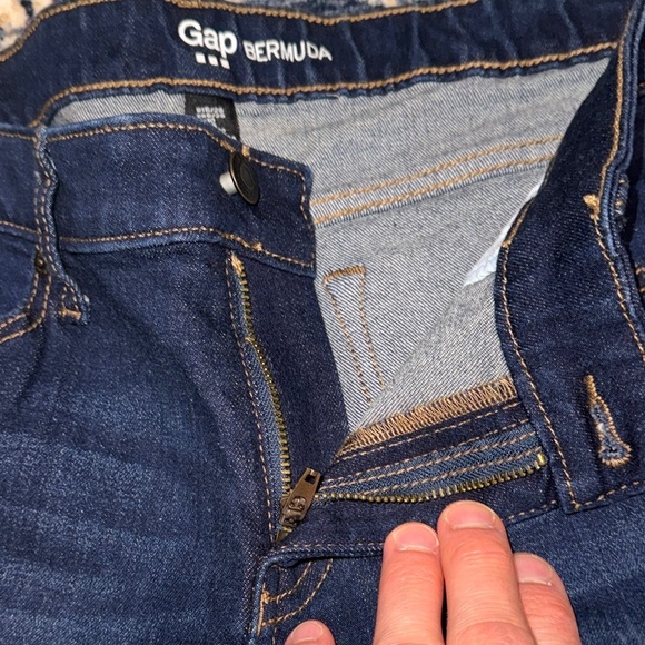 Sale Gap Women’s Dark Blue Denim Bermuda Shorts Size 6/28 - Picture 6 of 9